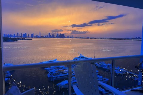 Condominio en venta en Miami Beach, Florida, 1 dormitorio, 61.32 m2 № 1980219 - foto 3