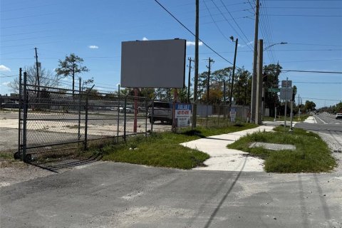 Propiedad comercial en venta en Orlando, Florida, 220.09 m2 № 2344932 - foto 9
