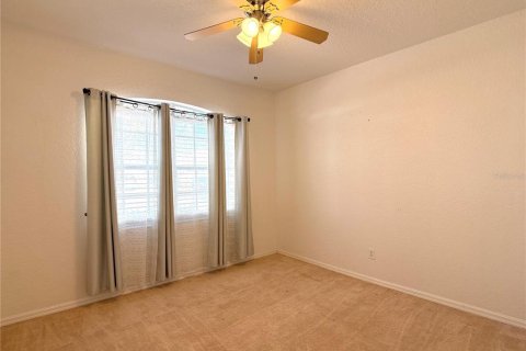 House in Davenport, Florida 4 bedrooms, 178.28 sq.m. № 2237225 - photo 12
