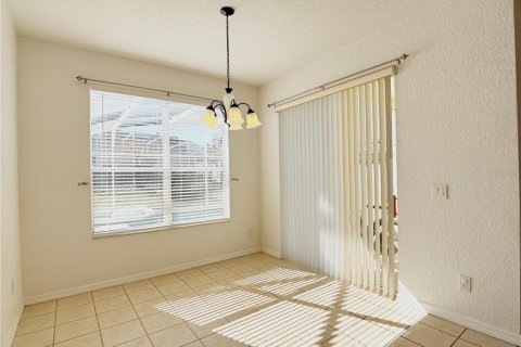 House in Davenport, Florida 4 bedrooms, 178.28 sq.m. № 2237225 - photo 7
