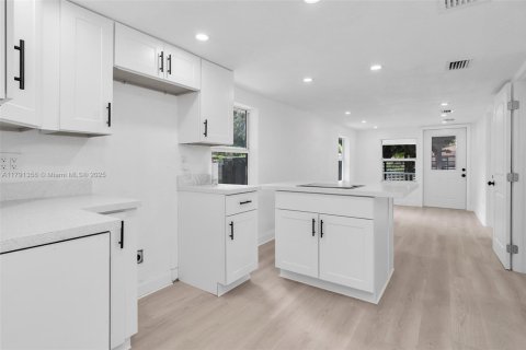 Купить виллу или дом в Майами, Флорида 3 спальни, 73.39м2, № 1726796 - фото 21