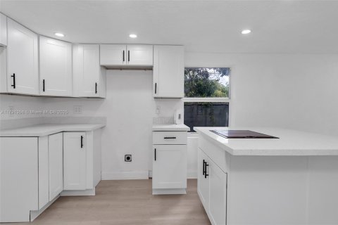 Купить виллу или дом в Майами, Флорида 3 спальни, 73.39м2, № 1726796 - фото 20