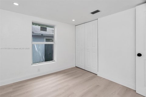 Купить виллу или дом в Майами, Флорида 3 спальни, 73.39м2, № 1726796 - фото 15