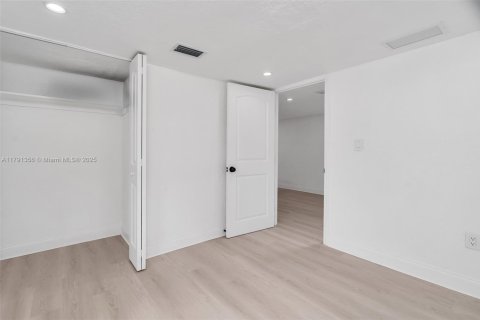 Купить виллу или дом в Майами, Флорида 3 спальни, 73.39м2, № 1726796 - фото 13