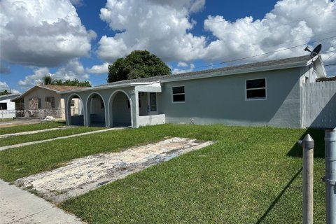 Casa en Miami, Florida 3 dormitorios, 131.18 m2 № 2063814