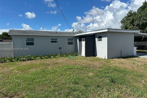 Casa en alquiler en Miami, Florida, 3 dormitorios, 131.18 m2 № 2063814 - foto 26