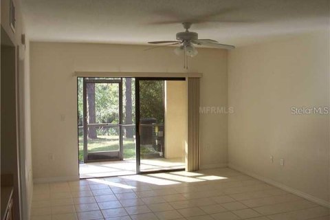 Condo in Tarpon Springs, Florida, 2 bedrooms  № 1817326 - photo 3