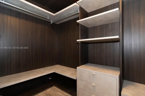 Condo in Miami, Florida, 3 bedrooms № 2080992 - photo 29