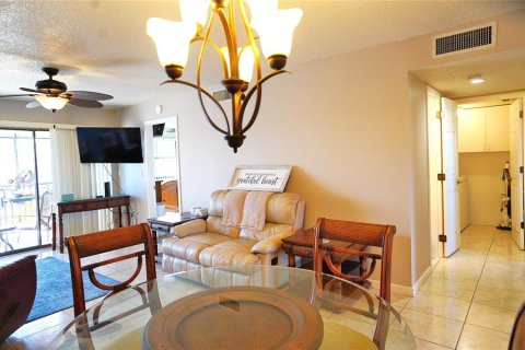 Condo in Punta Gorda, Florida, 2 bedrooms  № 1535316 - photo 9