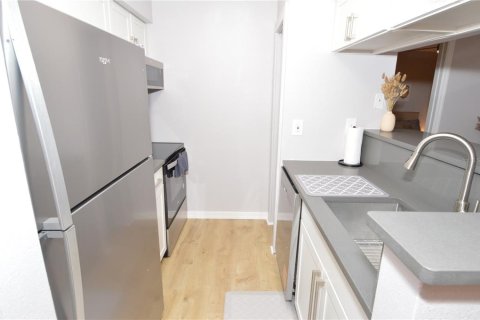 Снять в аренду кондоминиум в Тампа, Флорида 2 спальни, 93.55м2, № 2149361 - фото 6