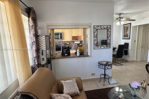 Copropriété à vendre à Miami, Floride: 1 chambre, 51.19 m2 № 2059807 - photo 9