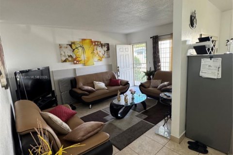 Copropriété à vendre à Miami, Floride: 1 chambre, 51.19 m2 № 2059807 - photo 11