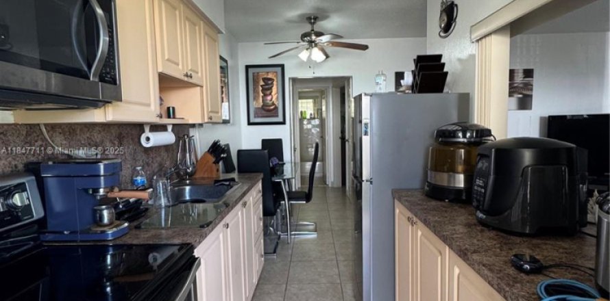 Condo à Miami, Floride, 1 chambre № 2059807