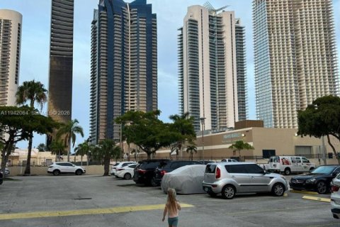 Copropriété à louer à Sunny Isles Beach, Floride: 1 chambre, 50.72 m2 № 1999024 - photo 17