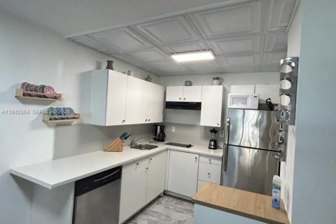 Copropriété à louer à Sunny Isles Beach, Floride: 1 chambre, 50.72 m2 № 1999024 - photo 5