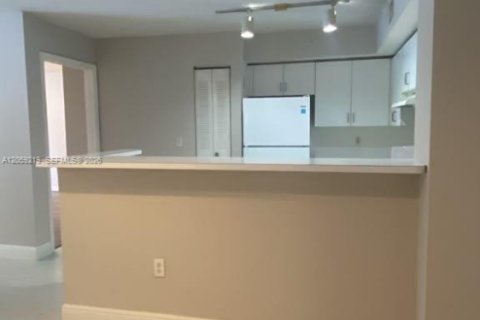 Copropriété à louer à Miramar, Floride: 2 chambres, 89.74 m2 № 2264214 - photo 5