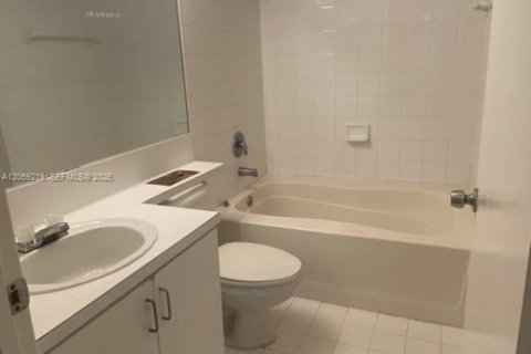 Copropriété à louer à Miramar, Floride: 2 chambres, 89.74 m2 № 2264214 - photo 3