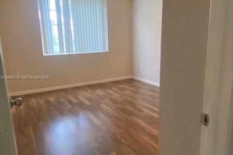 Copropriété à louer à Miramar, Floride: 2 chambres, 89.74 m2 № 2264214 - photo 2