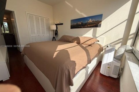 Copropriété à vendre à Hallandale Beach, Floride: 2 chambres, 96.62 m2 № 2090600 - photo 13