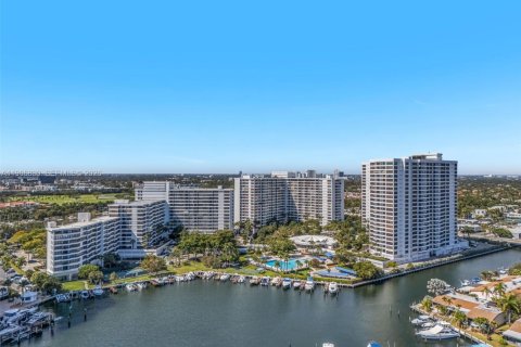 Condo à Hallandale Beach, Floride, 2 chambres  № 2090600