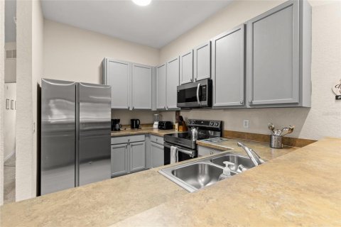 Condo in Davenport, Florida, 3 bedrooms  № 1760084 - photo 13