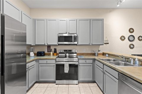Condo in Davenport, Florida, 3 bedrooms  № 1760084 - photo 10