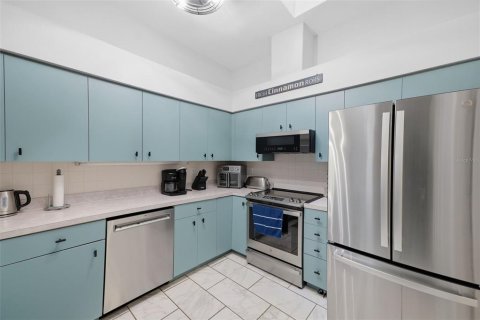 Villa ou maison à vendre à New Port Richey, Floride: 2 chambres, 114.08 m2 № 2398450 - photo 11