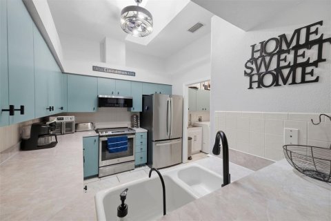 Villa ou maison à vendre à New Port Richey, Floride: 2 chambres, 114.08 m2 № 2398450 - photo 8