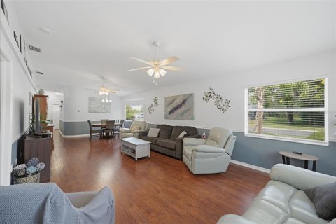 Villa ou maison à vendre à New Port Richey, Floride: 2 chambres, 114.08 m2 № 2398450 - photo 18