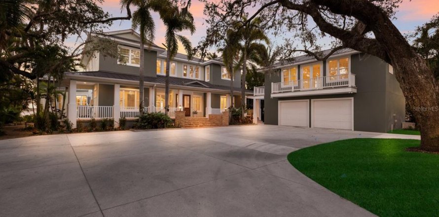 House in Bradenton, Florida 4 bedrooms, 527.68 sq.m. № 1531119