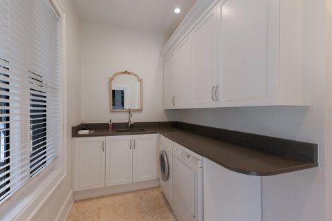 House in Bradenton, Florida 4 bedrooms, 527.68 sq.m. № 1531119 - photo 23