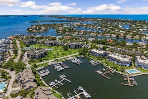 Кондоминиум с 2 спальнями в Виро-Бич, Флорида № 2013422