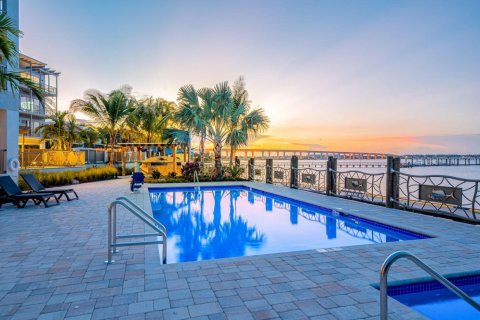 Condo in Stuart, Florida, 2 bedrooms № 2177626 - photo 22