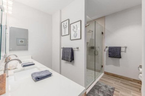 Condo in Stuart, Florida, 2 bedrooms № 2177626 - photo 16