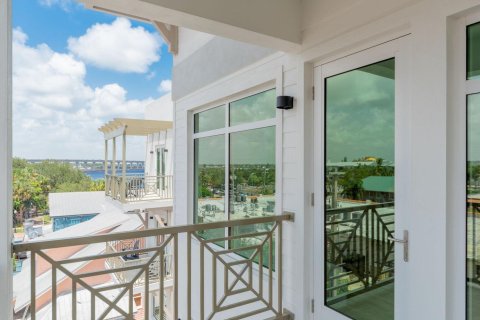 Condo in Stuart, Florida, 2 bedrooms № 2177626 - photo 12