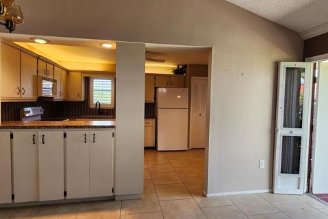 Casa en alquiler en Bradenton, Florida, 2 dormitorios, 118.91 m2 № 1855891 - foto 3