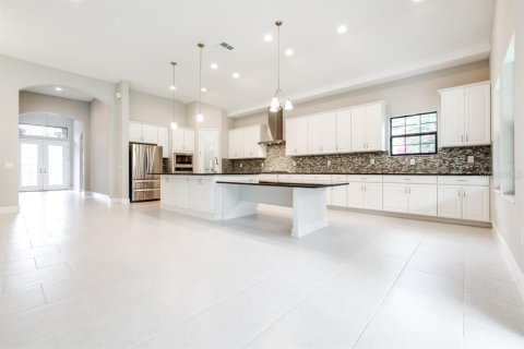 House in Land O' Lakes, Florida 5 bedrooms, 291.53 sq.m. № 1681556 - photo 16