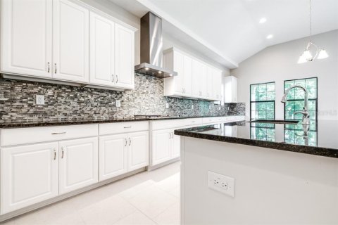 House in Land O' Lakes, Florida 5 bedrooms, 291.53 sq.m. № 1681556 - photo 11
