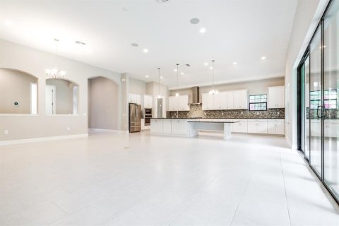 House in Land O' Lakes, Florida 5 bedrooms, 291.53 sq.m. № 1681556 - photo 17