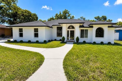 House in Sarasota, Florida 4 bedrooms, 196.21 sq.m. № 2197718
