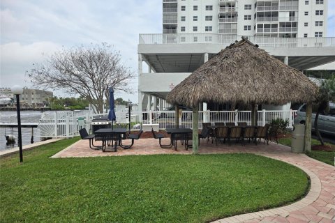 Condo in Pompano Beach, Florida, 2 bedrooms  № 2374612 - photo 22