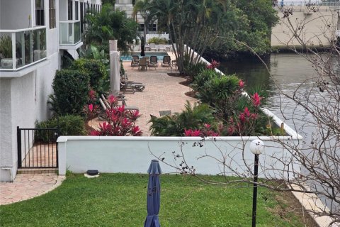 Condo in Pompano Beach, Florida, 2 bedrooms  № 2374612 - photo 26