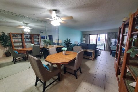 Condo in Pompano Beach, Florida, 2 bedrooms  № 2374612 - photo 5