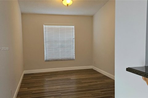 House in Miramar, Florida 3 bedrooms, 143.91 sq.m. № 2348419 - photo 5