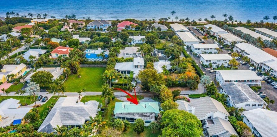 House in Ocean Ridge, Florida 3 bedrooms, 168.25 sq.m. № 2175652
