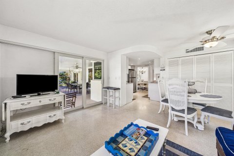 House in Ocean Ridge, Florida 3 bedrooms, 168.25 sq.m. № 2175652 - photo 20
