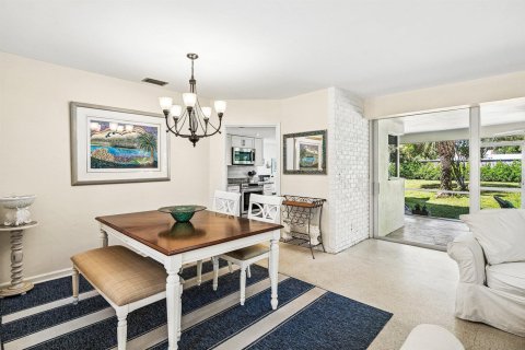 House in Ocean Ridge, Florida 3 bedrooms, 168.25 sq.m. № 2175652 - photo 13
