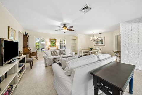 House in Ocean Ridge, Florida 3 bedrooms, 168.25 sq.m. № 2175652 - photo 10