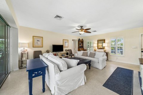 House in Ocean Ridge, Florida 3 bedrooms, 168.25 sq.m. № 2175652 - photo 11