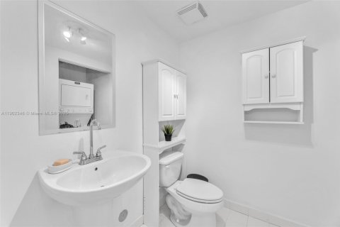 Condominio en venta en Miami, Florida, 1 dormitorio, 73.86 m2 № 2012941 - foto 10